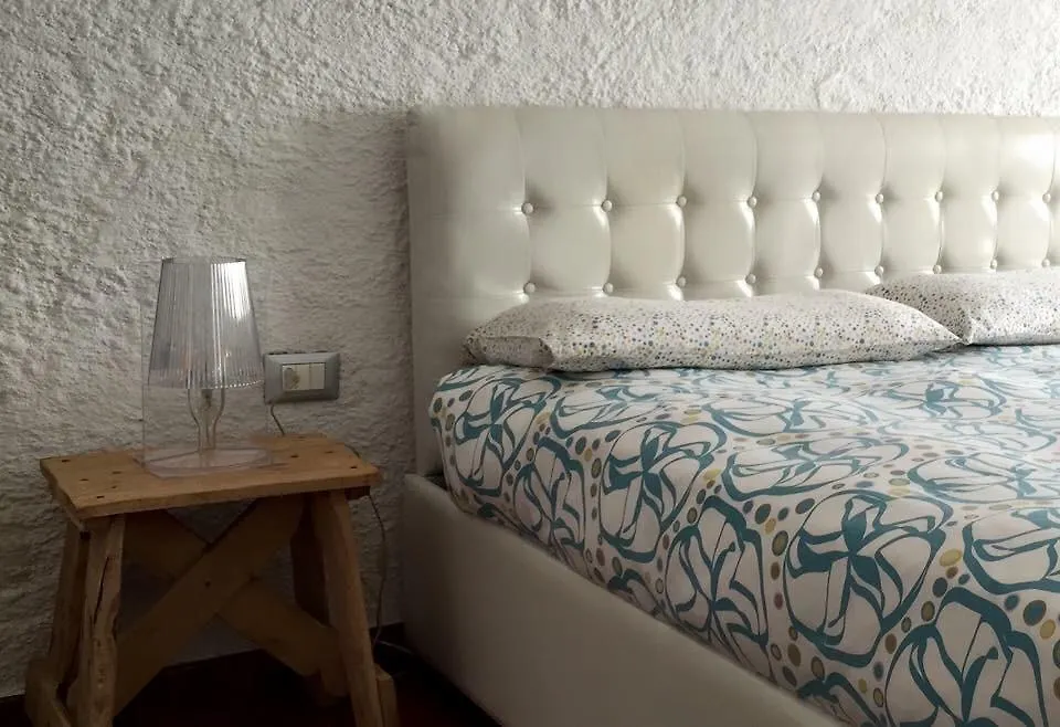 Boutique Art Villa Maria Olbia 0*,